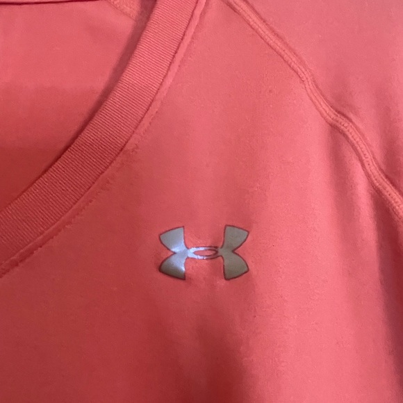 Coral Under Armor T-Shirt. Size M - Picture 3 of 3